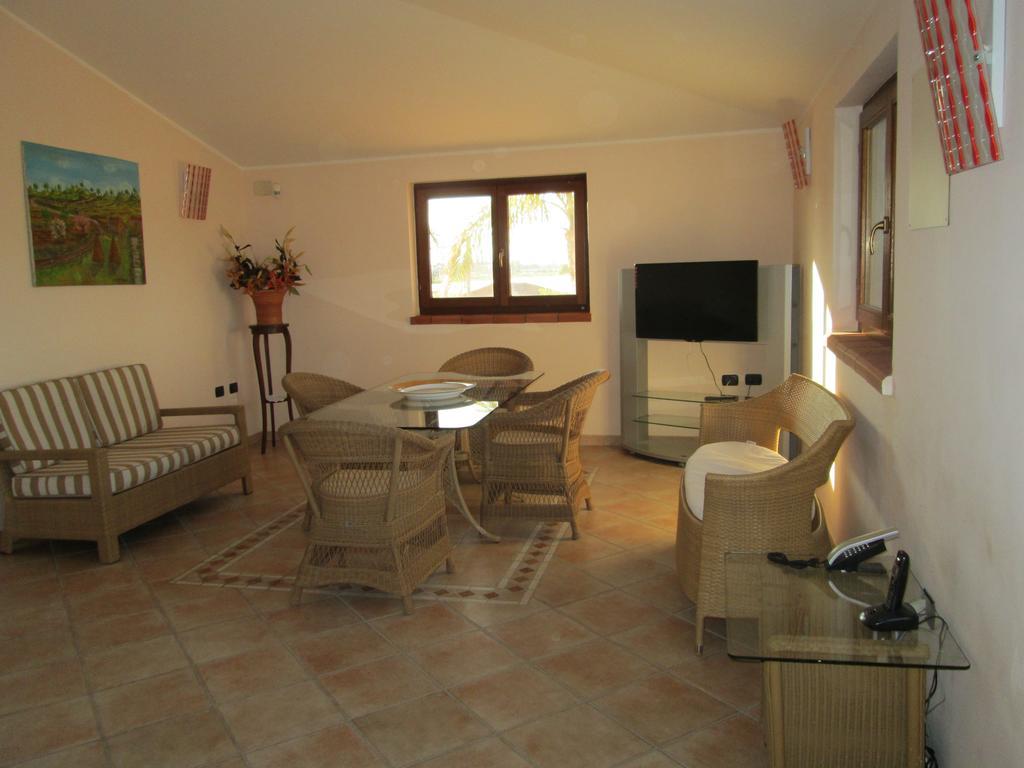 Complesso Turistico Ricettivo L'Oasi Del Golfo Di Salerno Apartment Battipaglia Luaran gambar