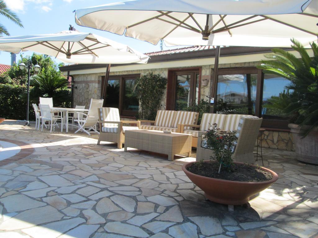 Complesso Turistico Ricettivo L'Oasi Del Golfo Di Salerno Apartment Battipaglia Luaran gambar